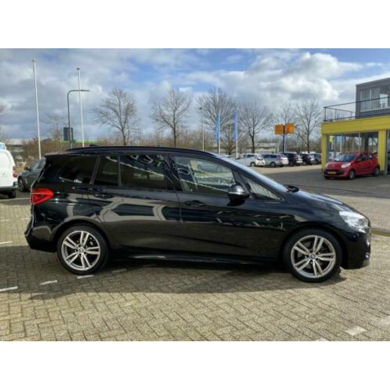 BMW 2 Serie Gran Tourer 220i 190pk Automaat (8) M Sport | Al