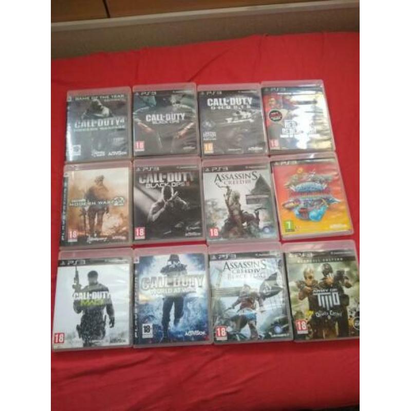 PlayStation 3 met 12 games, 2 controllers en Skylanders