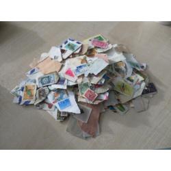 Stapel gebruikte postzegels (wereldwijd)
