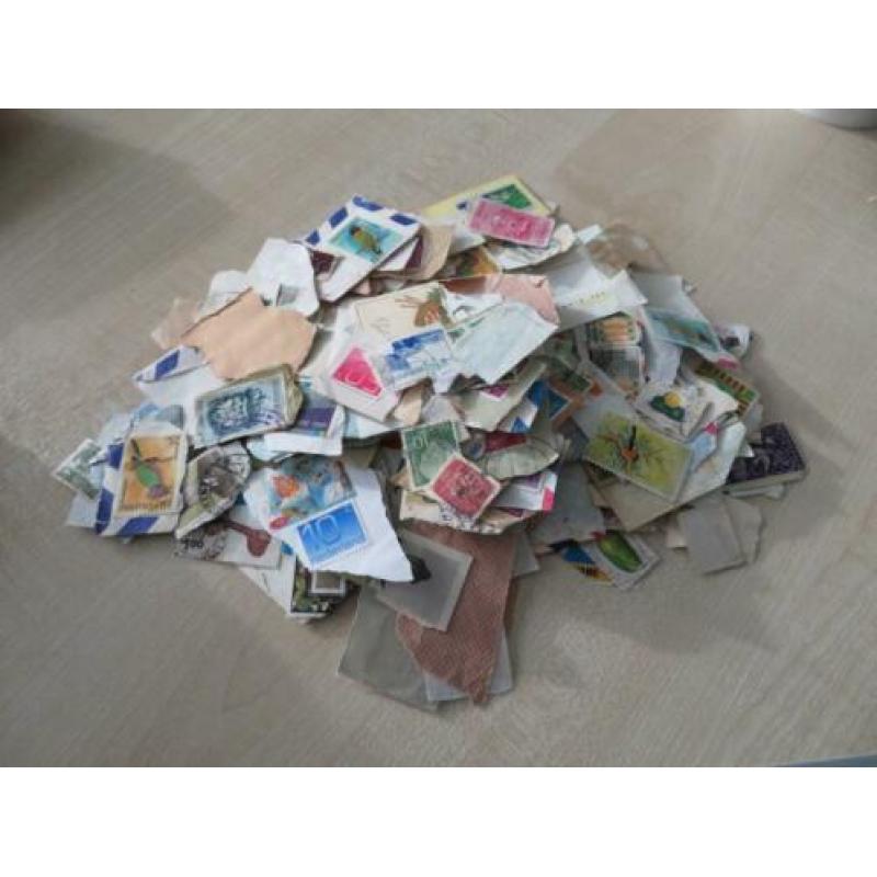 Stapel gebruikte postzegels (wereldwijd)