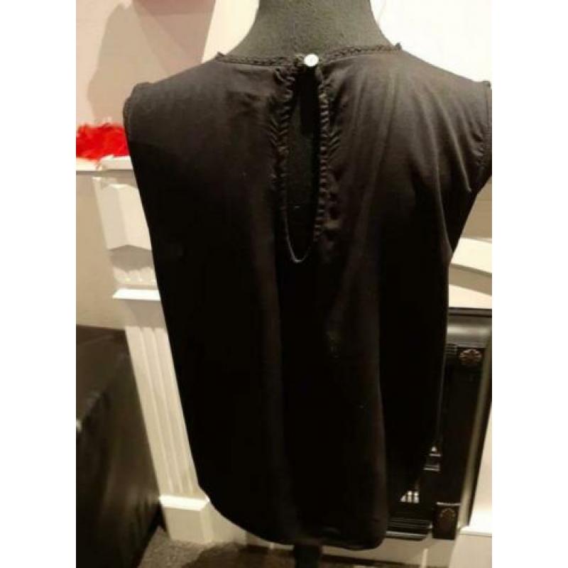 Top Jacqueline young Mt 42