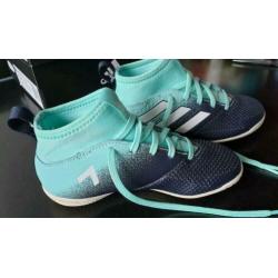 Adidas zaal (voetbal)schoenen maat 29