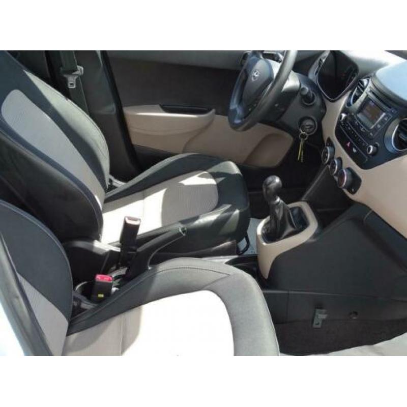 Hyundai i10 1.0i i-Drive 5Drs v.a.99,-euro per maand