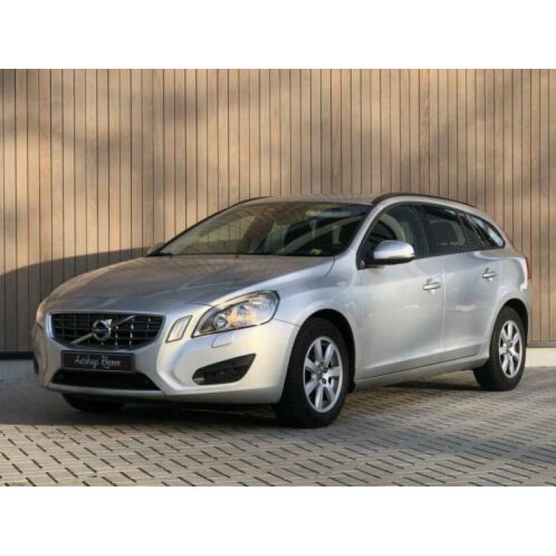 Volvo V60 1.6 D2 Summum 2013 Grijs