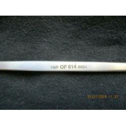 B-084, Medisch KNO gerei: gebogen paracentesenaald