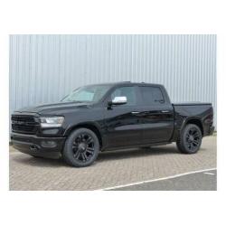 Dodge Ram Pick Up 1500 4x4 Crew Cab Laramie Black Pack