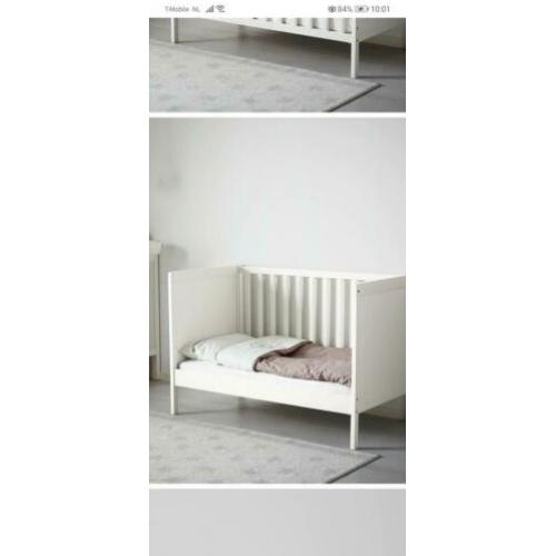 ledikant wit ikea sundvik. Incl matras Schoon en netjes!!