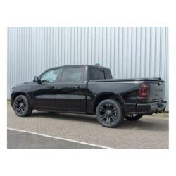 Dodge Ram Pick Up 1500 4x4 Crew Cab Laramie Black Pack