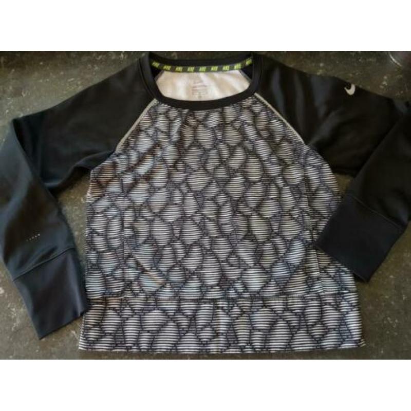 Sportshirt voetbalshirt Nike maat M (134)