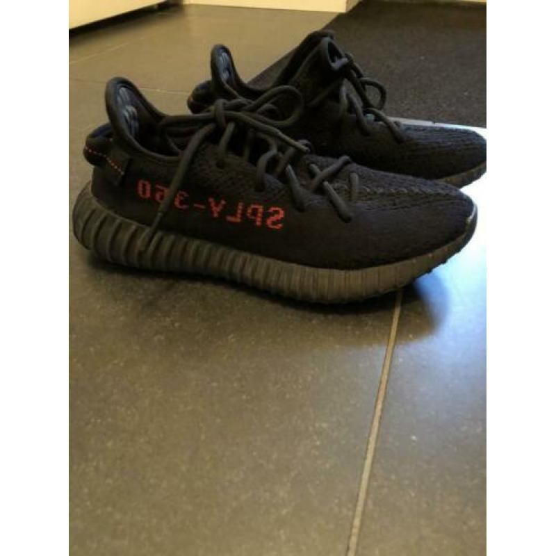 Yeezy boost 350-V2 maat 39 black/red ZGAN