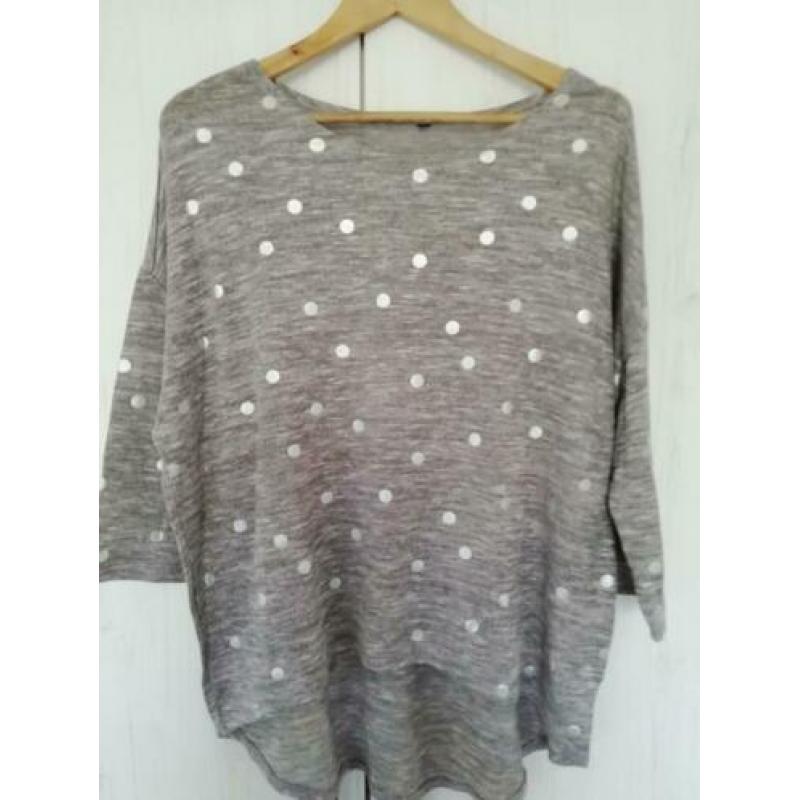 Mooie truien. Maat XL. 5 € per stuk.