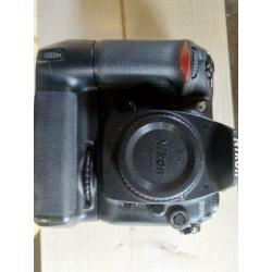 Nikon D200 met mb d200
