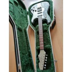 Italia stratocaster/wilkinson hrdware/Grover tuners/koffer