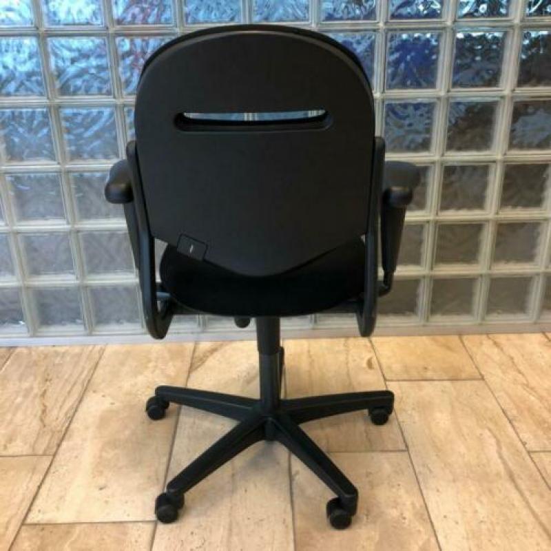 Ahrend 220 bureaustoel (zwarte stoffering)