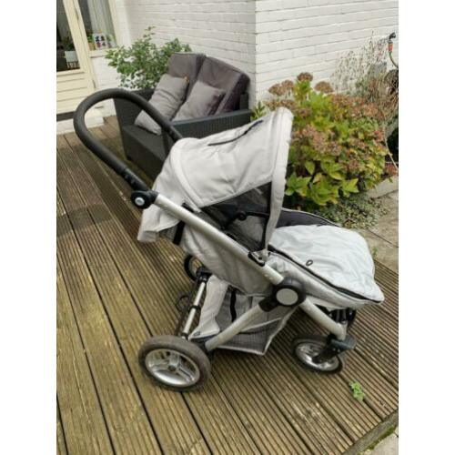 Kinderwagen Mutsy incl reiswieg, zitje kan in slaapstand