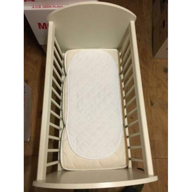 Baby wiegje, kleur wit