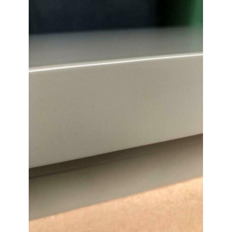Porro zwevend dressoir / kast met planken t.e.a.b.