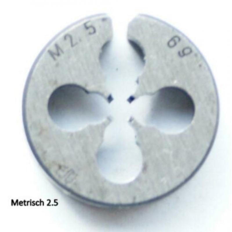 Set metrische snijplaten M3 t/m. M 12 € 23,00