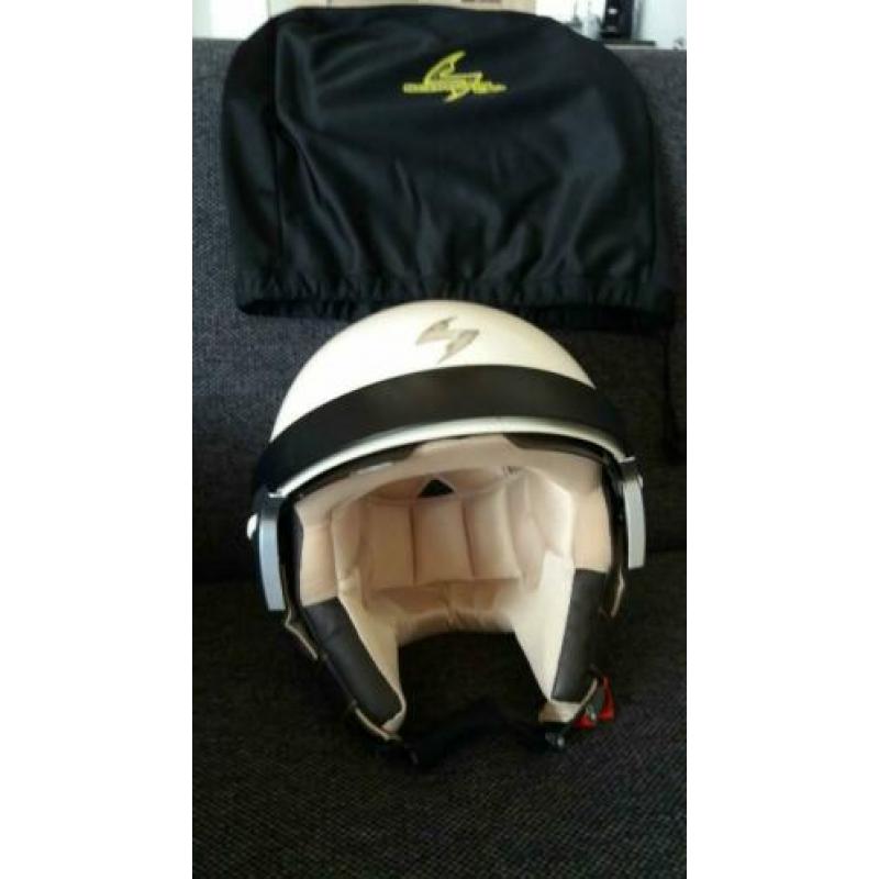 Te koop nieuwe motor/bromfiets helm kleur beige maat M 58 cm