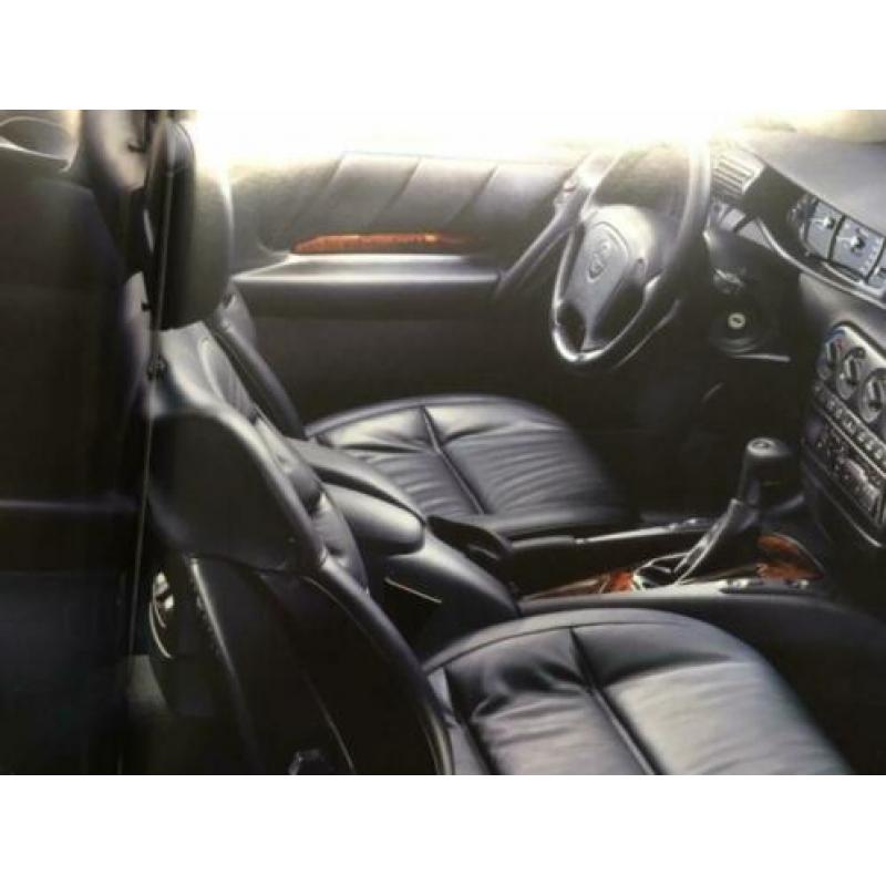 Autofolder/Brochure OPEL Omega Stationwagon 44 pagina's 1994