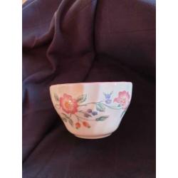 Churchill Briar Rose, melk en suikerpotje