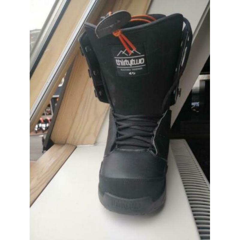 Thirty two snowboard boots 41,5 ( valt als 40 )