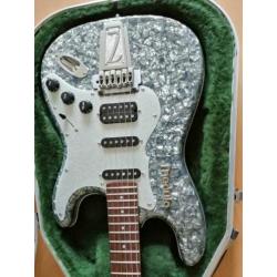Italia stratocaster/wilkinson hrdware/Grover tuners/koffer