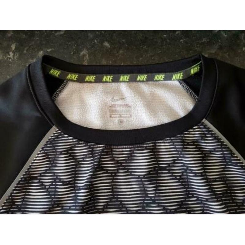 Sportshirt voetbalshirt Nike maat M (134)