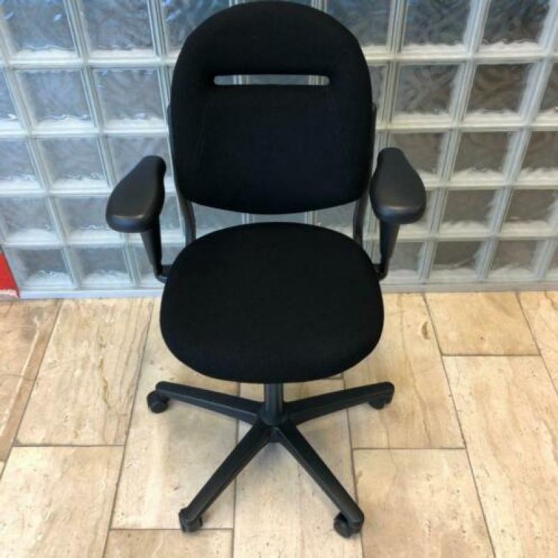 Ahrend 220 bureaustoel (zwarte stoffering)