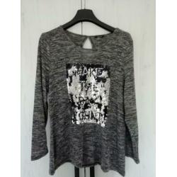Mooie truien. Maat XL. 5 € per stuk.