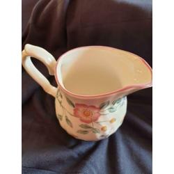 Churchill Briar Rose, melk en suikerpotje