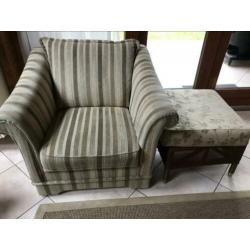 bankstel met twee fauteuilles inclusief hocker met kussen