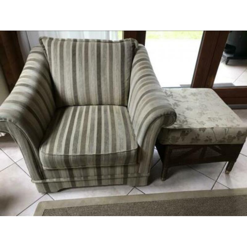 bankstel met twee fauteuilles inclusief hocker met kussen