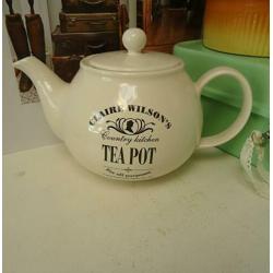 NIEUW .. Aardewerk Theepot * CLAIRE WILSON'S *