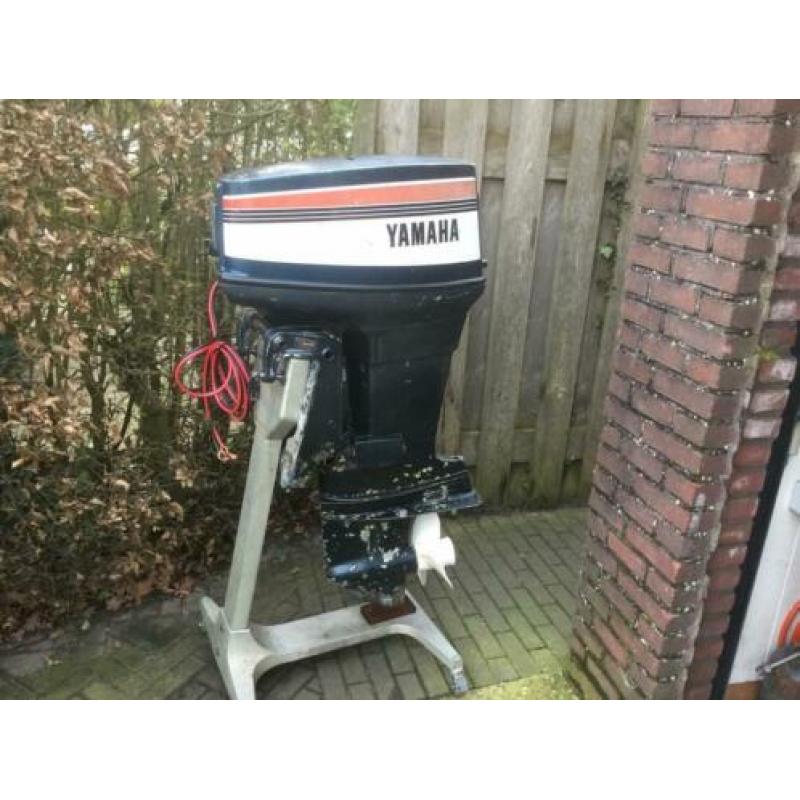 Yamaha 60 pk Langstaart 2 takt 1:100 met afstandsbediening