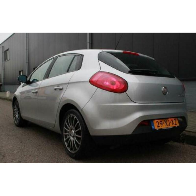 Fiat Bravo 1.4 Dynamic AIRCO / CRUISE / NIEUWE APK !