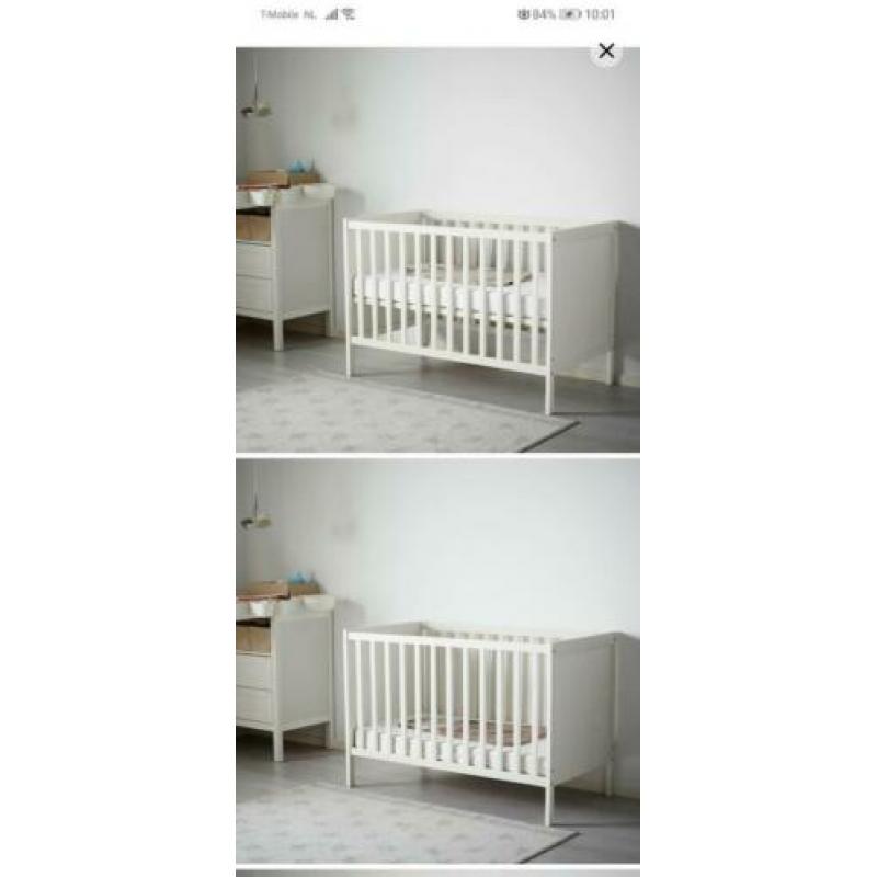 ledikant wit ikea sundvik. Incl matras Schoon en netjes!!