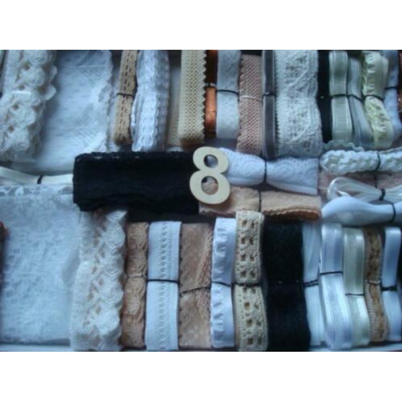 doosje kant en lint naturel kleuren nr 8