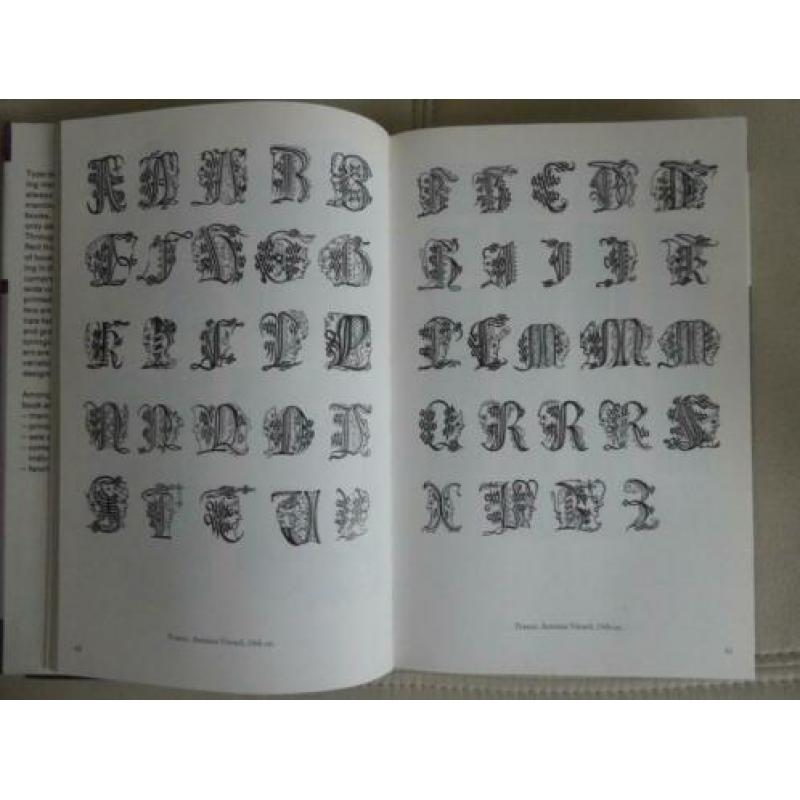 Initials and Decorative Alphabets - Erhardt D.Stiebner
