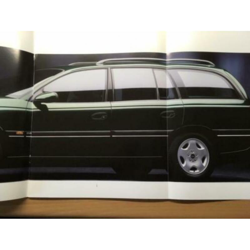 Autofolder/Brochure OPEL Omega Stationwagon 44 pagina's 1994