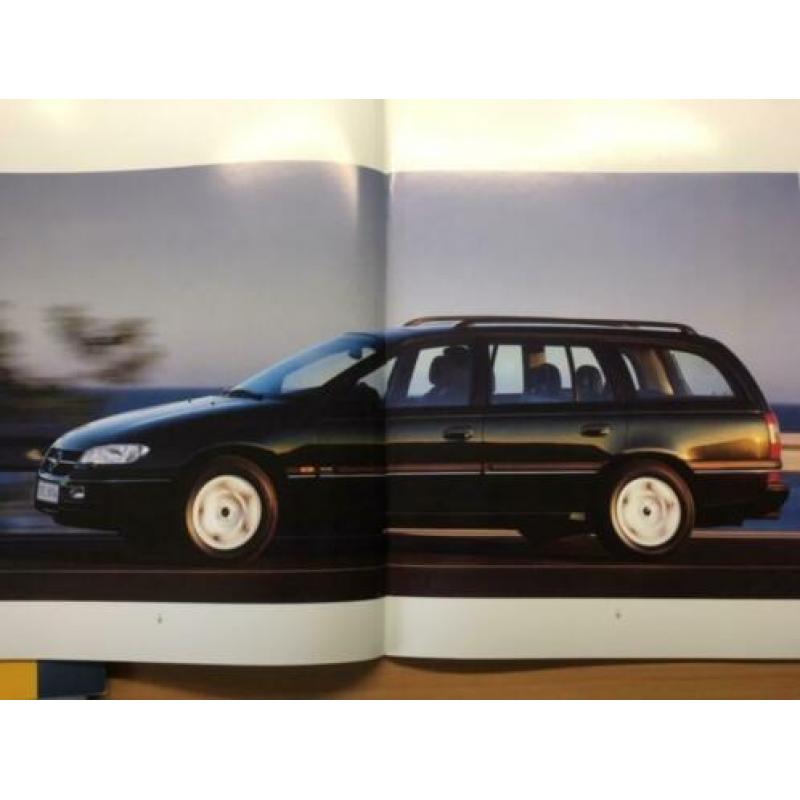 Autofolder/Brochure OPEL Omega Stationwagon 44 pagina's 1994