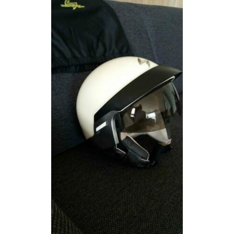 Te koop nieuwe motor/bromfiets helm kleur beige maat M 58 cm