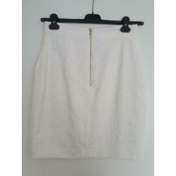 Crème kleurige rok mt. 38