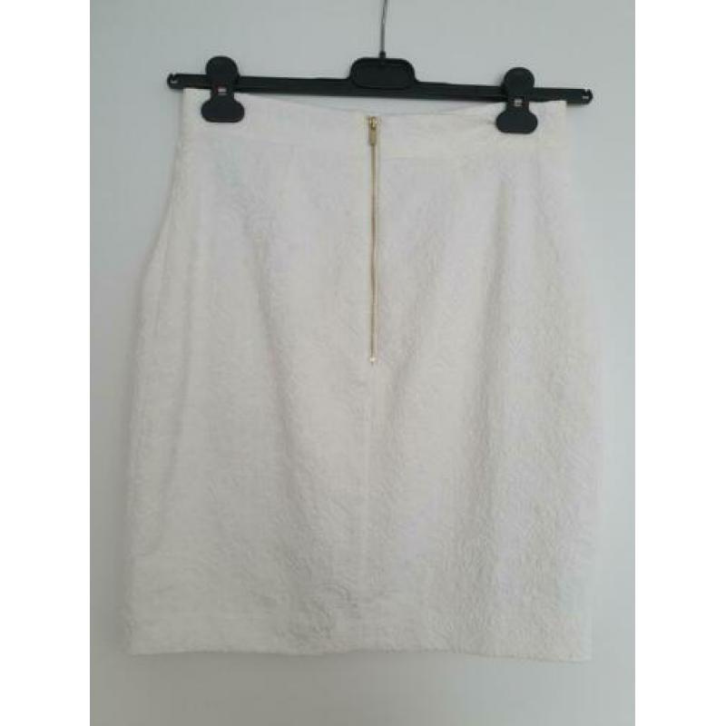 Crème kleurige rok mt. 38