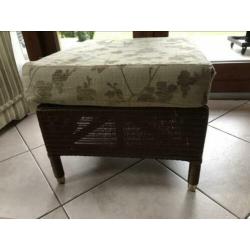 bankstel met twee fauteuilles inclusief hocker met kussen