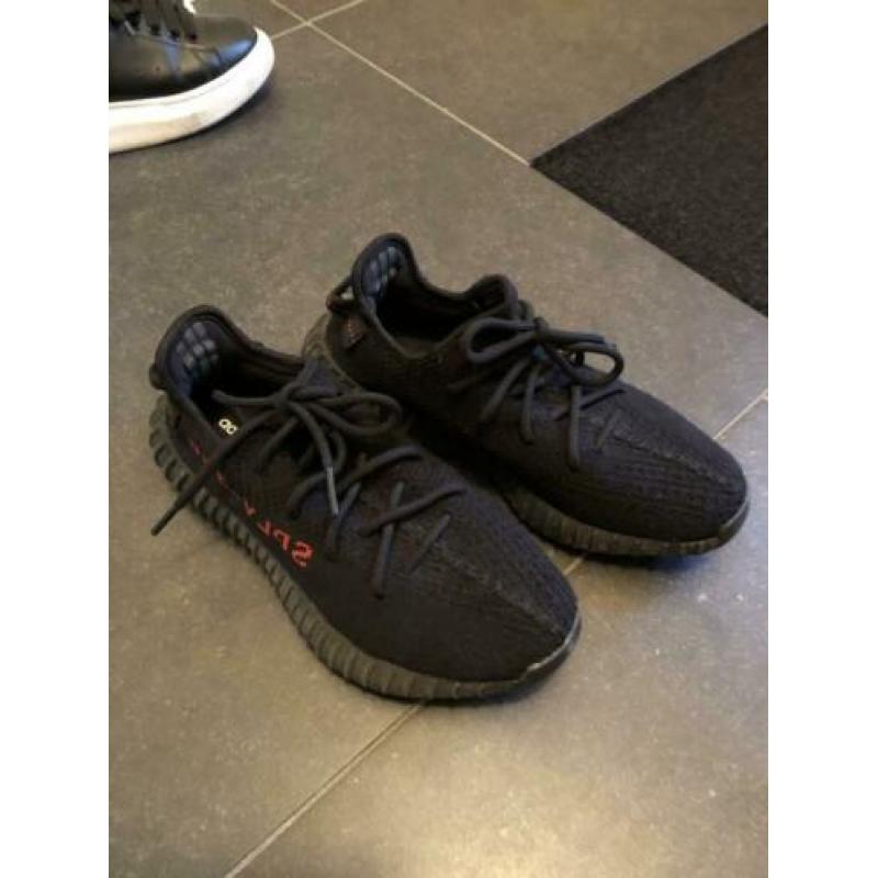 Yeezy boost 350-V2 maat 39 black/red ZGAN