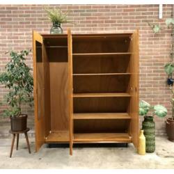 Vintage kledingkast jaren 70 retro design linnenkast teak