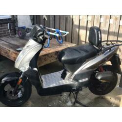 Kymco agility50. 5500 op de teller!