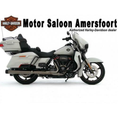 Harley-Davidson FLHTKSE CVO ULTRA LIMITED BLACK TRIM