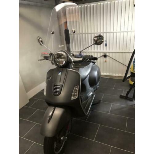 Vespa 300 gts